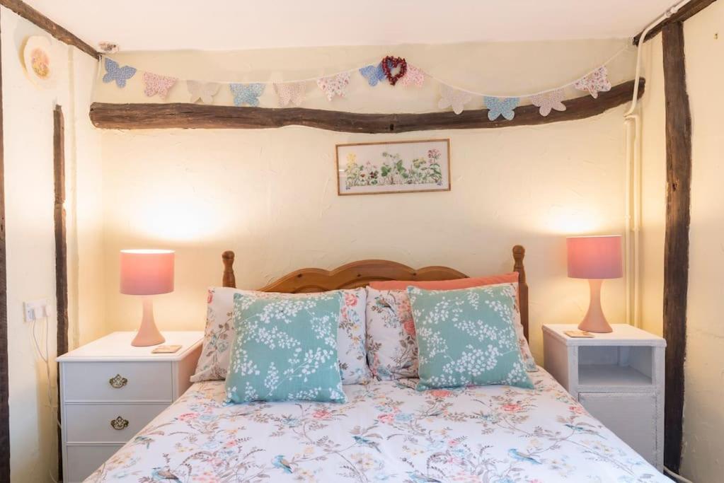 Cobweb Apartment Spooner Row
